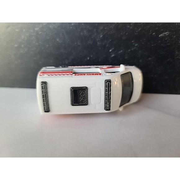 2011 Mattel Ambulance Toy Car - Picture 5 of 10